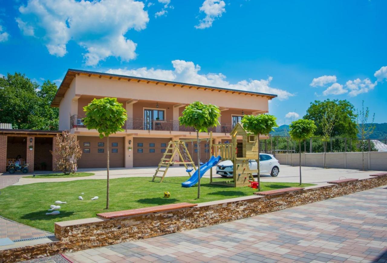Bed and Breakfast Casa Erk Călimăneşti Exterior foto