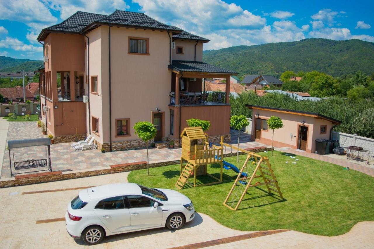 Bed and Breakfast Casa Erk Călimăneşti Exterior foto